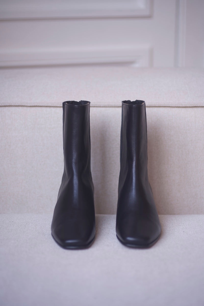 Victoria Elastic Boots Calf Black