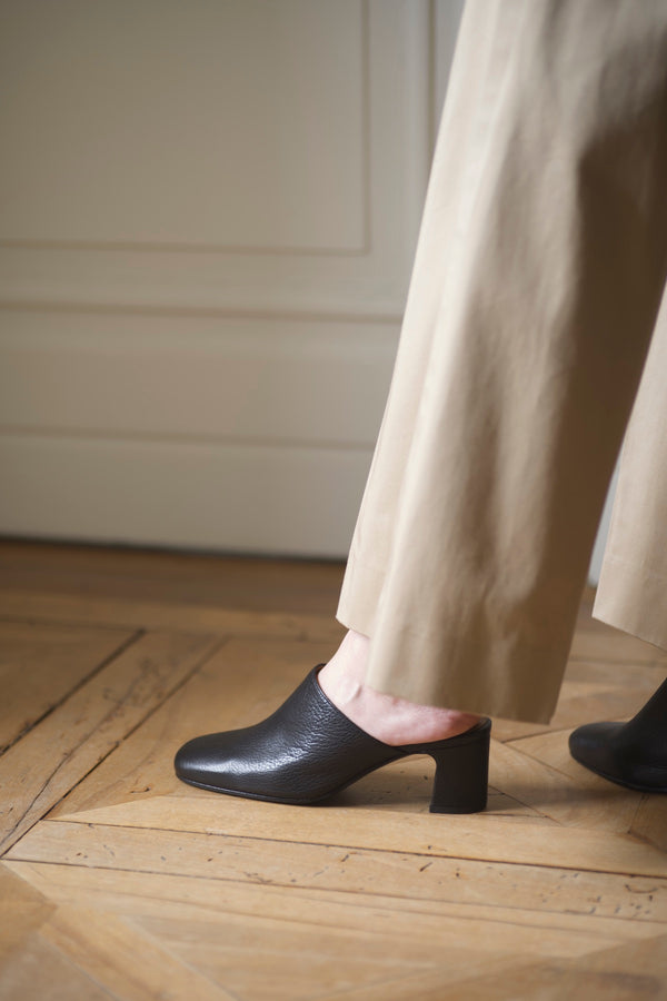 Venezia Mule Selvagio Black