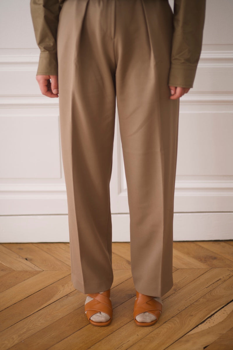 Romy Nappa Iconic Tan / 38