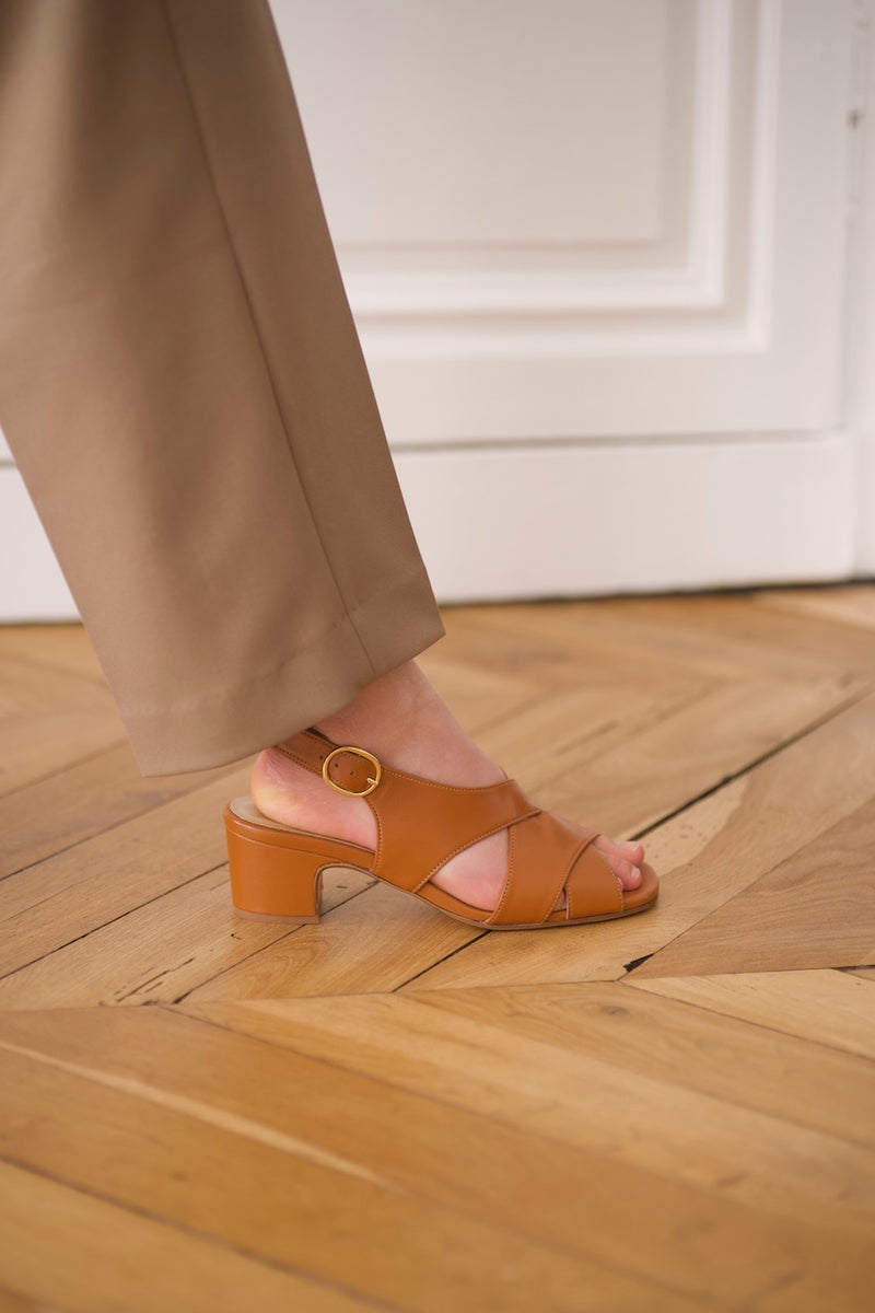 Romy Nappa Iconic Tan / 38
