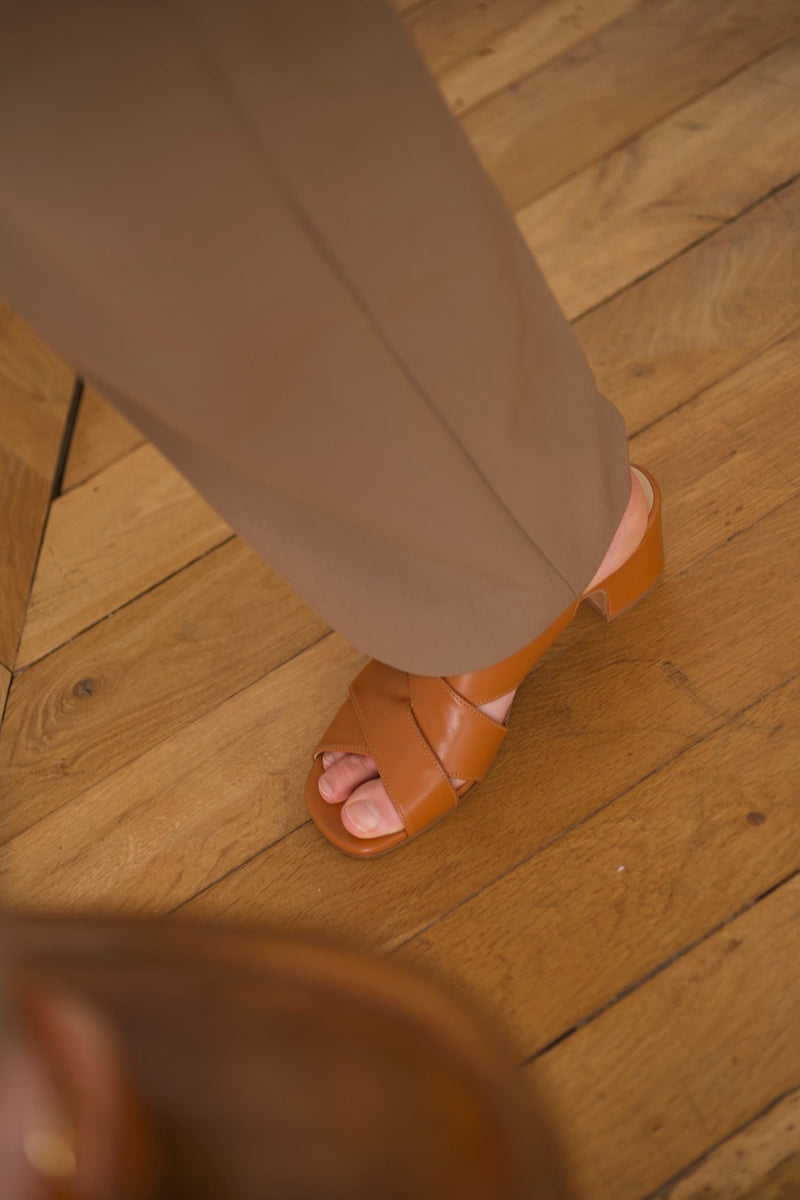 Romy Nappa Iconic Tan / 38